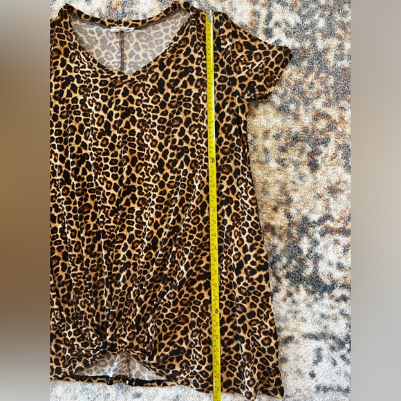 Cream n Sugar Cheetah Print Top with Knot - Picture 7 of 8